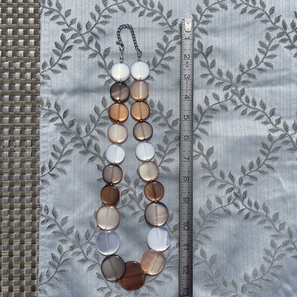 Boho ombré necklace with flat discs in BBC all shades of peach to brown 12” - Picture 6 of 7